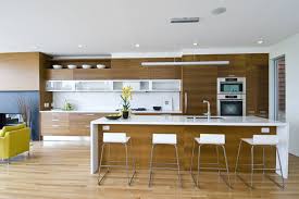 Acómpañanos a descubrir una gran cantidad de diseños de cocinas en madera con diseños modernos, donde las diferentes opciones de combinación podrán adecuarse a tus necesidades. Cocinas Disenos Con Encanto Para Todo Tipo De Estilos