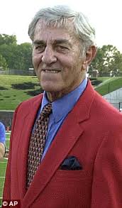 Dallas Cowboys quarterback and MNF commentator Don Meredith dies at 72