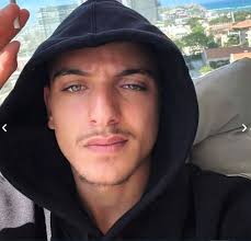 משפחת אורט חולון אבלה וכואבת על לכתו בטרם עת של המורה האהוב אודי אבני ז"ל**  תלמידים, צוותי חינוך והורים בהלם עם קבלת הבשורה המרה. מתוך דברים שנכתבו על  אודי: "אודי היה מחנך