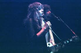 Now here you go again you say you want your freedom well who am i to keep you down it's only right that you should play the way you feel it but listen carefully to the sound of your. Dreams And Go Your Own Way Inside Fleetwood Mac The Stories Behind The Songs Purple Clover