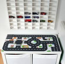 Was Haltet Ihr Von Einer Richtigen Auto Spiel Station Mit Spielflache Und Parkhaus An Der Wand Hier Wurd Childrens Room Diy Toddler Boys Room Kid Room Decor