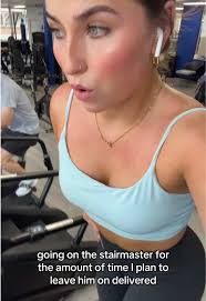 Ava Whelan (@avawhelannnn)