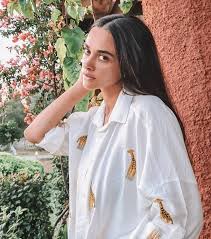 Polen emre, 1 ocak 1991 tarihinde adana'da doğmuştur.yüksek öğretim eğitimini i̇stanbul plato okulu radyo ve televizyon bölümü'nde tamamlamıştır. Bir Zamanlar Cukurova Oyuncu Kadrosu Ve Tam Liste Karakteri Dizi Seti