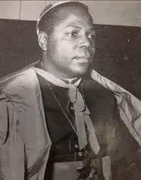 DOM EDUARDO ANDRÉ MUACA FOI PRIMEIRO BISPO ANGOLANO NEGRO. Estamos perante  o centenário de Dom Eduardo André MUACA (1924-2024), bispo que inaugurou a  nossa missão católica do Tucuve, construída pelos grandes padres,