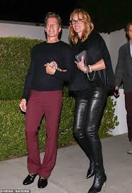 Spokesperson for the second annual national drop everything and read day (or d.e.a.r. Julia Roberts Walks Hand In Hand With A Male Friend While Husband Daniel Moder Trails Behind Readsector