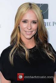 As cbs' criminal minds kicked off its 10th season on wednesday night, jennifer love hewitt lent a, um, hand as the bau tracked an unsub who leaves behind only his victims' torsos. Jennifer Love Hewitt Jennifer Love Hewitt Leaving Criminal Minds After One Season Contactmusic Com