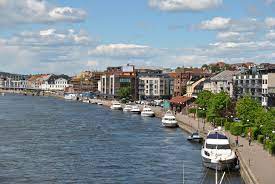 Let the cobbled streets lead you back in time and into the charming old town of fredrikstad. Fredrikstad Wikipedia