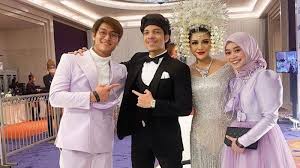 Namun, lesti kejora dan rizky billar masih menutup rapat soal berita baik. Kejelasan Jadwal Nikah Lesti Kejora Dan Rizky Billar Disentil Imbas Foto Bareng Aurel Atta Banjarmasin Post