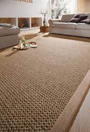 Vom sisal teppich in runder form bis hin zum ovalen teppich oder stufenmatte in rechteckiger im besten falle hat man schon handwerkliche erfahrungen mit dem verlegen von bodenbelägen. Sisalteppich Mit Schurwolleanteil Boden News Produkte Baunetz Wissen