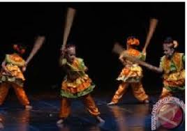 Berikut ini adalah 10 contoh tari kreasi berpasangan. Tetap Semangat Seni Budaya