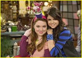 While their parents run the waverly sub station, the siblings struggle to balance their ordinary lives while learning to master their extraordinary powers. Harper Finkle Wizards Of Waverly Place Wiki Fandom
