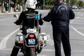 Οι αμπελόκηποι είναι περιοχή βορειοδυτικά της θεσσαλονίκης. Pyrobolismoi 8essalonikh Dyo Traymatismoi Apo Sfaires Alphafreepress Gr