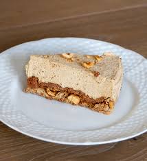 Entremets Tres Praline Et Croustillant Et Si Cetait Bon Recette Praline Recette Dessert Gateaux Et Desserts