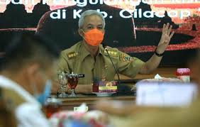 Yang lain sabar ya, kata ganjar pranowo saat ditemui usai memimpin rapat. Ganjar Imbau Masyarakat Waspadai Hoaks Soal Vaksin Republika Online