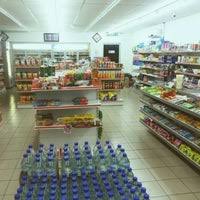 Kedai buka 24jam tapi malam/hari cuti takde orang jaga. Kedai Serbaneka 24 Jam U Station Bandar Meru Raya 8 Visitors
