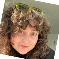 Abigail Bee's Instagram, Twitter & Facebook