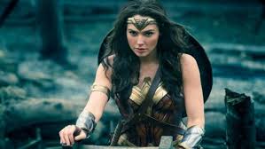 Wonder woman, voiced by susan eisenberg, persisted as a character on the justice league animated series for years, but it wasn't until all the way in 2008 when a household name played the. Wonder Woman 3 Geliyor Warner Bros Tan Heyecanlandiran Aciklama Chip Online