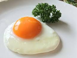 こんなに簡単なの いつもの目玉焼きをワンランクあげちゃう裏技 macaroni レシピ 料理 レシピ 料理