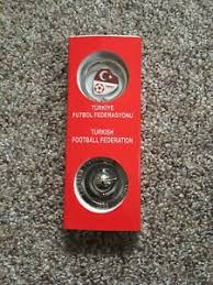 Und zwar sind es 36 wappen aus der spor toto süper lig und der bank asya 1. Schlusselanhanger Stecknadel Turkischer Fussball Verband Turkei Hochwertig Rot Ebay