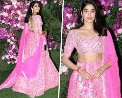 Born to sridevi and boney kapoor, she made her acting debut in 2018 with the romantic drama film dhadak. Take Notes From Janhvi Kapoor S Ethnic Outings This Wedding Season