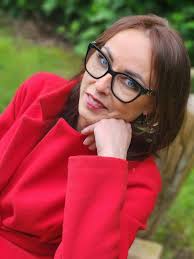 Eva sent you a message 📩 ・ This user has viewed your profile