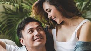 Hal tersebut disampaikan nathalie holscher dalam insatgram miliknya. Reaksi Wijin Pertama Kali Nonton Video Syur Gisel Tahu Dari Teman Lalu Ngobrol Banyak Di Sumba Tribun Batam