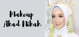 Namun banyak pengantin yang yang menginginkan menggunakan adat akan tetapi tetap ingin juga berhijab. Makeup Akad Nikah Murah Jakarta 2021 Modern Simple Natural