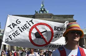 (biff), der bundesverband der motorradfahrer e.v. Protest In Berlin Polizei Will Demo Gegen Corona Massnahmen Auflosen Panorama Stuttgarter Zeitung