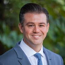 Robert Farrar's Instagram, Twitter & Facebook