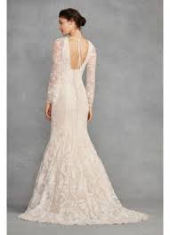 Beach Wedding Dress Vera Wang Beach Wedding Dress Vera Wang Beach Wedding Dress In 2020 Wedding Dresses Vera Wang Bell Sleeve Wedding Dress Vera Wang Wedding Gowns