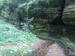 Der mullerthal trail ist ein system von drei wanderstrecken in der luxemburger schweiz. Mullerthal Trail Wandern In Mystischer Umgebung Mit Trollen Und Elfen Bergduft