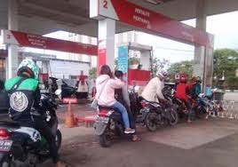 Permintaan bergeser ke sebelah kiri b. Berita Harga Minyak Dunia Terbaru Hari Ini