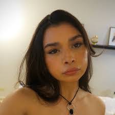 Analy Lara's Instagram, Twitter & Facebook