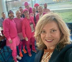 Leslie Hamann's Instagram, Twitter & Facebook