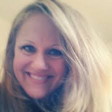 Kim Knapik's Instagram, Twitter & Facebook