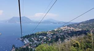 L'incidente avvenuto tra #stresa e #mottarone, con una #funivia precipitata nel vuoto, ci lascia attoniti. View From The Stresa Mottarone Funivia Of Stresa And South Across Lake Maggiore Foto Di Funivia Stresa Alpino Mottarone Stresa Tripadvisor