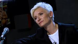 а мы и не скрываем что из деревни родом песня Diana Arbenina Posle Kazhdoj Novoj Pesni Ya Umirayu Menya Net V Zhivyh Ona Menya Vsyu Vypivaet