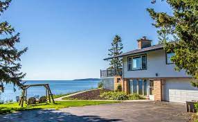 We're located on the north shore of lake superior just off highway 61 in tofte, mn, 83 miles from duluth, mn. 10 Amazing Cabins In Duluth Minnesota On Lake Superior Cabin Critic