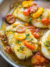 Recettes De Printemps Le Cabillaud Aromatise Au Vin Blanc Tomate Et Basilic Recette Printemps Recette Poisson Facile Recettes De Cuisine