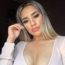 Karen Cussins's Instagram, Twitter & Facebook