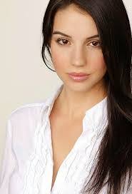 Eliza Cullen's Instagram, Twitter & Facebook