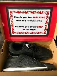 Die schönsten geschenkideen zum valentinstag was wünschen sich männer zum valentinstag? Geschenk Fur Freund Geschenke Geschenke Fur Ihn Schuhgeschenke Valentinsta Valentinstag Geschenke Fur Freundin Geschenk Fur Freund Romantische Geschenke