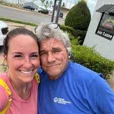 Alexis Earley's Instagram, Twitter & Facebook