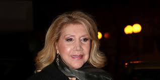 Τέσσερις λόγοι που λατρεύουμε τον ιούλιο. Me Maska Kai Gantia Epestrepse Sto Prwino H Litsa Patera Binteo Zwh Iefimerida Gr