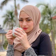 Hal ini langsung heboh di media sosial. Nathalie Holscher Home Facebook