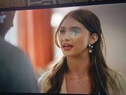 Na WA oooo so Tania and Brenda never do this yeye man na Monica dey hungry  am now ? 😁😁😁😁 I love the slap she gave to him . Alonzo na ..........