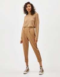 Tragen sie ein beige zweireiher sakko zu einer beige hose um einen lässigen look zu erreichen. Beige Hose Kombinieren 266 Damen Outfits 2020 Lookastic