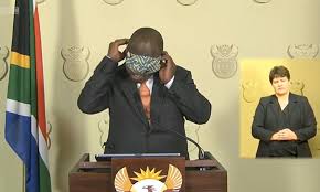 That speech ramaphosa #cyrilramaphosa #speech #tiktoksouthafrica #ramaphosa #entjies #wyn #besafe. You Had One Job South Africa S President Ramaphosa Hilariously Struggles To Put Coronavirus Mask On Daily Mail Online