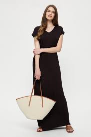 Trying to get acquainted with a new set of rules for dressing can be so confusing it may make you throw up your hands and quit. Tall Dresses Tall Women S Dresses Dorothy Perkins