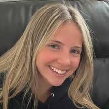 Karina Oconnell's Instagram, Twitter & Facebook